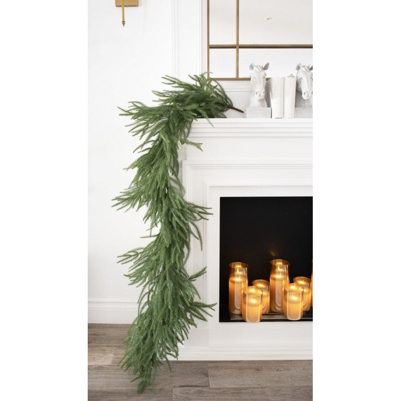 Tralcio in Pino Patrick By Salvatore Izzo